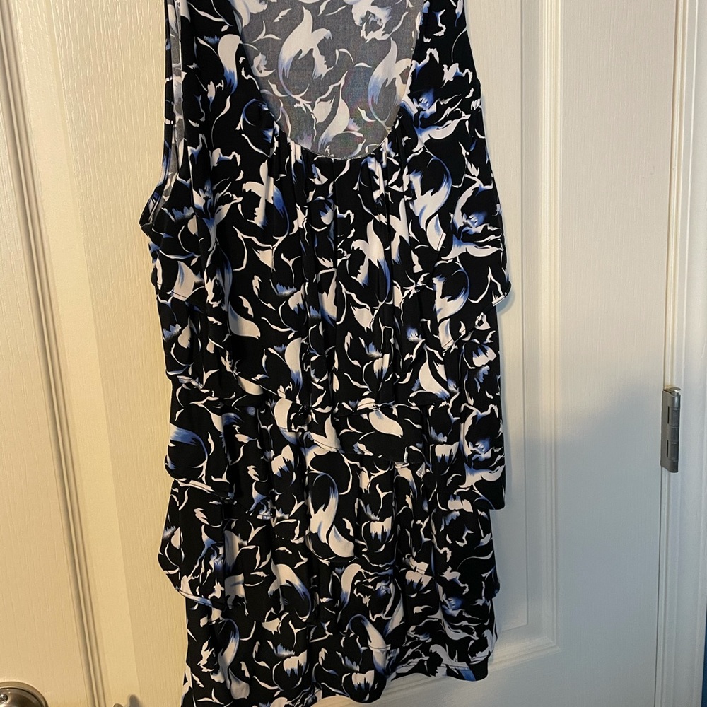 White House black market sleeveless top